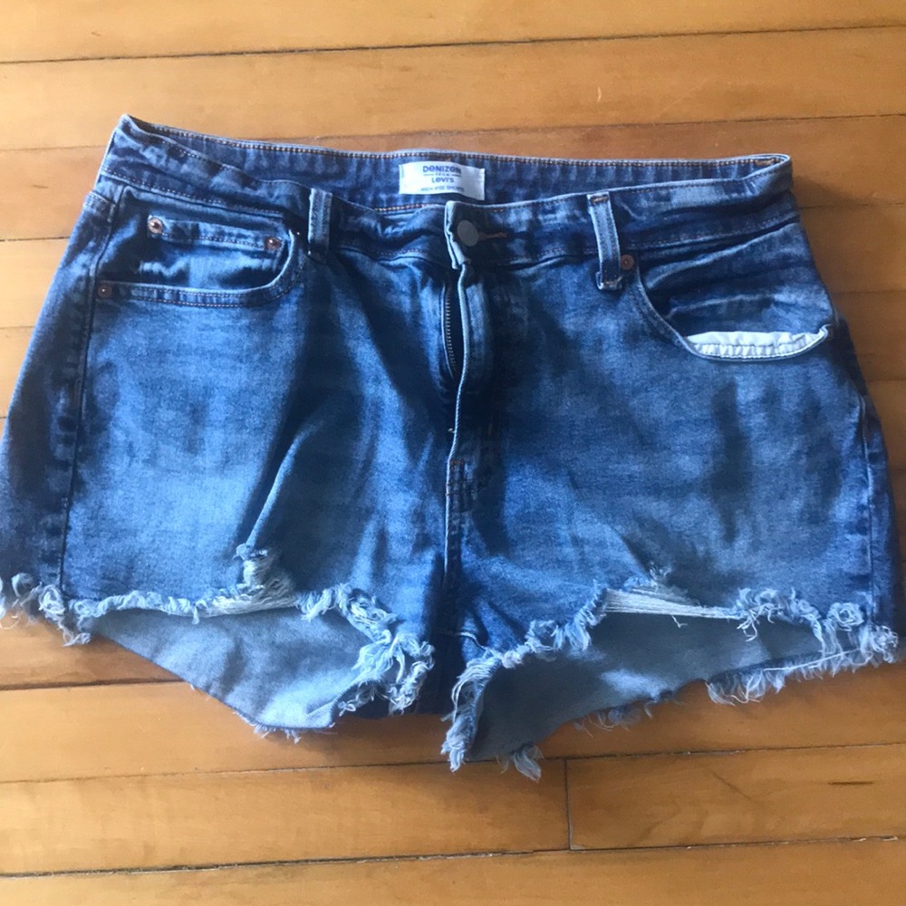 Women’s denizen from Levi’s high rise shorts